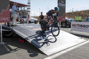 Imágenes del paso de La Vuelta por el Circuito de los Arcos