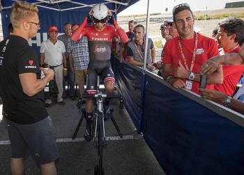 Imágenes del paso de La Vuelta por el Circuito de los Arcos