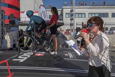 Imágenes del paso de La Vuelta por el Circuito de los Arcos