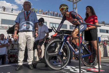 Imágenes del paso de La Vuelta por el Circuito de los Arcos