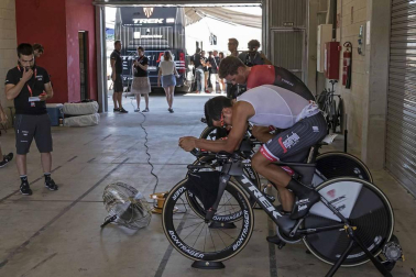 Imágenes del paso de La Vuelta por el Circuito de los Arcos