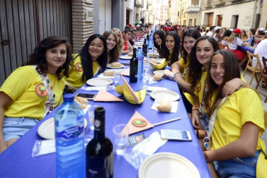 Imágenes del día dedicado a las peñas en fiestas de Peralta.