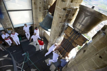 Imágenes de la procesión en fiestas de Artajona.