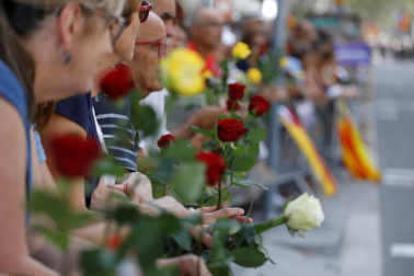 El lema 'No tinc por' preside la manifestación por los atentados en Cataluña