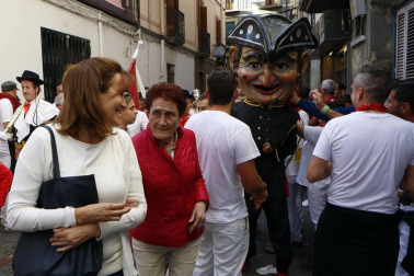 Comparsa de Gigantes y Cabezudos del cohete de Fiestas de Sangüesa 2017