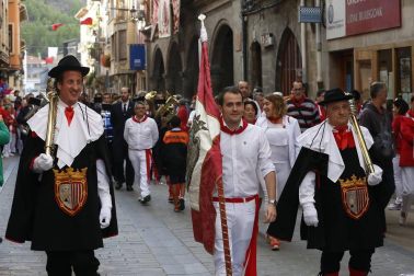 Comparsa de Gigantes y Cabezudos del cohete de Fiestas de Sangüesa 2017