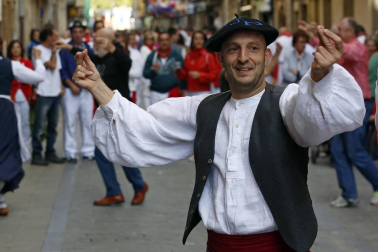 Comparsa de Gigantes y Cabezudos del cohete de Fiestas de Sangüesa 2017