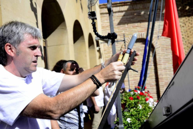 Jon Goicoechea Medrano prendió la mecha en memoria de su tío, Pedro Medrano, fallecido en junio.