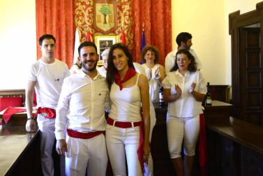 Jon Goicoechea Medrano prendió la mecha en memoria de su tío, Pedro Medrano, fallecido en junio.