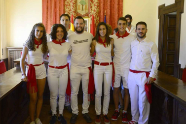 Jon Goicoechea Medrano prendió la mecha en memoria de su tío, Pedro Medrano, fallecido en junio.