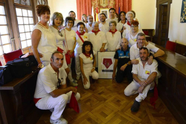Jon Goicoechea Medrano prendió la mecha en memoria de su tío, Pedro Medrano, fallecido en junio.