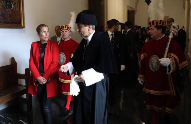 Uxue Barkos y el rector Alfonso Sánchez Tabernero asistieron este viernes 15 de septiembre a la Apertura Oficial del Curso de la Universidad de Navarra.