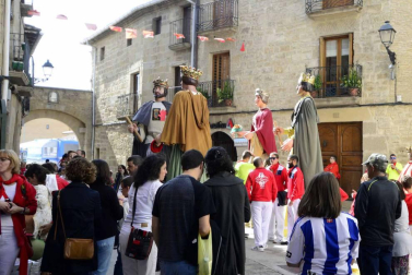 Fotos de las fiestas patronales en Olite en honor a la Exaltación de la Santa Cruz.