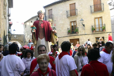 Fotos de las fiestas patronales en Olite en honor a la Exaltación de la Santa Cruz.