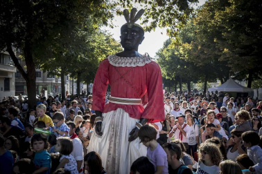 Los Gigantes y cabezudos bailaron en Pamplona con motivo de las fiestas de 2017.