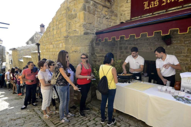 El público probó las variedades de cuatro productores y se hizo una exhibición del método tradicional 'Kirikoketa'