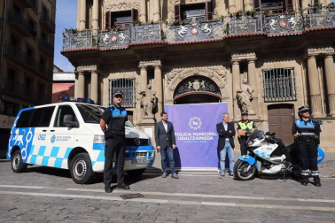 La Policía Municipal estrena imagen con un diseño que "incide en la cercanía"