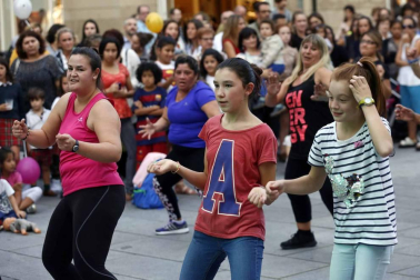 74 establecimientos participaron en la iniciativa que busca promocionar el área a nivel de ocio y compras
