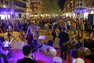 74 establecimientos participaron en la iniciativa que busca promocionar el área a nivel de ocio y compras