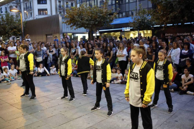 74 establecimientos participaron en la iniciativa que busca promocionar el área a nivel de ocio y compras