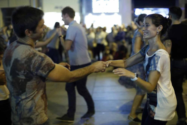 74 establecimientos participaron en la iniciativa que busca promocionar el área a nivel de ocio y compras