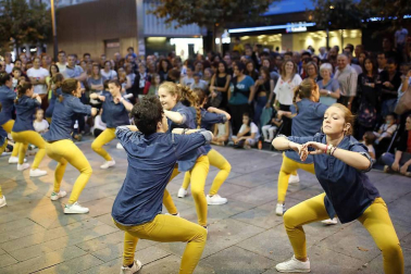74 establecimientos participaron en la iniciativa que busca promocionar el área a nivel de ocio y compras