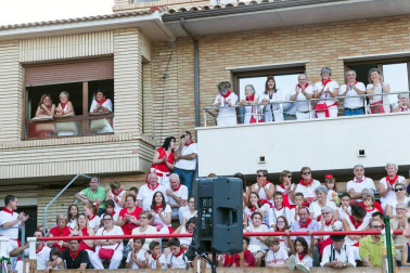 De todos los que se celebran en la Ribera, el Paloteado de Cortes es el que cuenta con mayor arraigo histórico con unos orígenes que se remontan a finales del siglo XIX.