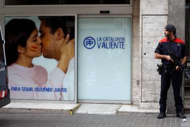 La huelga general convocada por CGT, IAC, COS e Intersindical-CSC en Cataluña ha arrancado con piquetes actuando en diversas ciudades y carreteras desde primera hora de este martes y está teniendo un seguimiento e impacto "muy elevado", según ha informado el sindicato CGT.