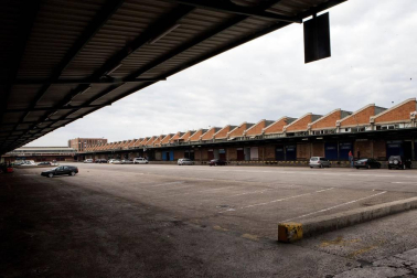 La huelga general convocada por CGT, IAC, COS e Intersindical-CSC en Cataluña ha arrancado con piquetes actuando en diversas ciudades y carreteras desde primera hora de este martes y está teniendo un seguimiento e impacto "muy elevado", según ha informado el sindicato CGT.