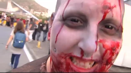 Los zombis más terroríficos invaden las calles de Sitges