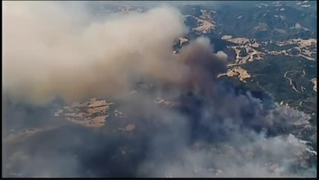 La tierra continúa ardiendo en California