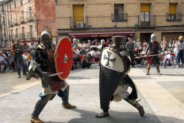 Este pasado domingo, 15 de octubre, se celebró en Marcilla la sexta edición de su Fiesta Medieval y su feria de ganado bovino exótico. Según el Ayuntamiento de la localidad, esta recibió más visitantes que nunca