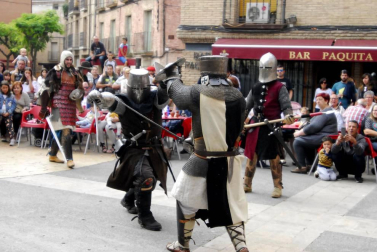 Este pasado domingo, 15 de octubre, se celebró en Marcilla la sexta edición de su Fiesta Medieval y su feria de ganado bovino exótico. Según el Ayuntamiento de la localidad, esta recibió más visitantes que nunca