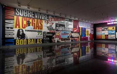 El diseñador gráfico trajo su obra a Pamplona, al centro de la Universidad de Navarra.