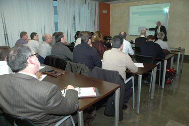 El consultor independiente y miembro del Top Ten Business Consulting Spain, Mariano Siminiani, participón en la jornada "Habilidades de Organización de la Información y de Planificación del Trabajo aplicando conceptos poderosos a herramientas normales para obtener altos beneficios de forma sencilla" que organizó la Confederación de Empresarios de Navarra, dentro del ciclo "Las 7 habilidades profesionales y directivas: un impulso a la competitividad", celebrado el 20 de febrero.