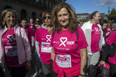 Imágenes de la Carrera contra el cáncer de mama, celebrada este domingo en Pamplona.