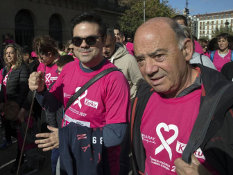 Imágenes de la Carrera contra el cáncer de mama, celebrada este domingo en Pamplona.
