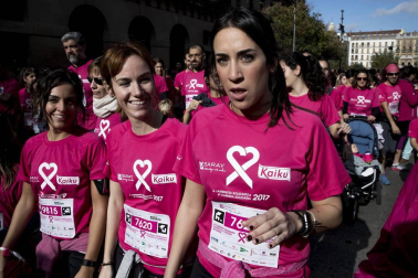 Imágenes de la Carrera contra el cáncer de mama, celebrada este domingo en Pamplona.