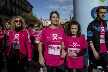 Imágenes de la Carrera contra el cáncer de mama, celebrada este domingo en Pamplona.