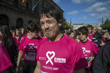 Imágenes de la Carrera contra el cáncer de mama, celebrada este domingo en Pamplona.