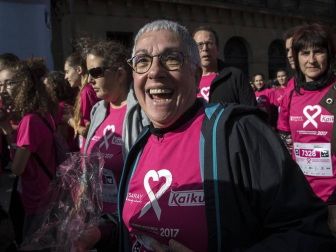 Imágenes de la Carrera contra el cáncer de mama, celebrada este domingo en Pamplona.