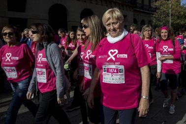 Imágenes de la Carrera contra el cáncer de mama, celebrada este domingo en Pamplona.
