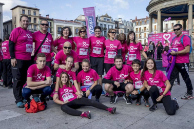 Imágenes de la Carrera contra el cáncer de mama, celebrada este domingo en Pamplona.