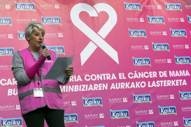 Imágenes de la Carrera contra el cáncer de mama, celebrada este domingo en Pamplona.