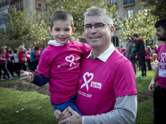 Imágenes de la Carrera contra el cáncer de mama, celebrada este domingo en Pamplona.
