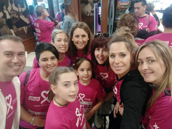Pamplona se tiñe de rosa en la carrera contra el cáncer de mama