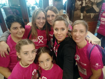 Pamplona se tiñe de rosa en la carrera contra el cáncer de mama