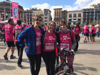 Pamplona se tiñe de rosa en la carrera contra el cáncer de mama