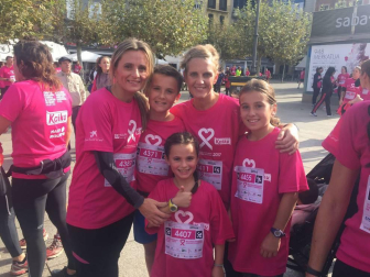Pamplona se tiñe de rosa en la carrera contra el cáncer de mama