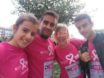 Pamplona se tiñe de rosa en la carrera contra el cáncer de mama